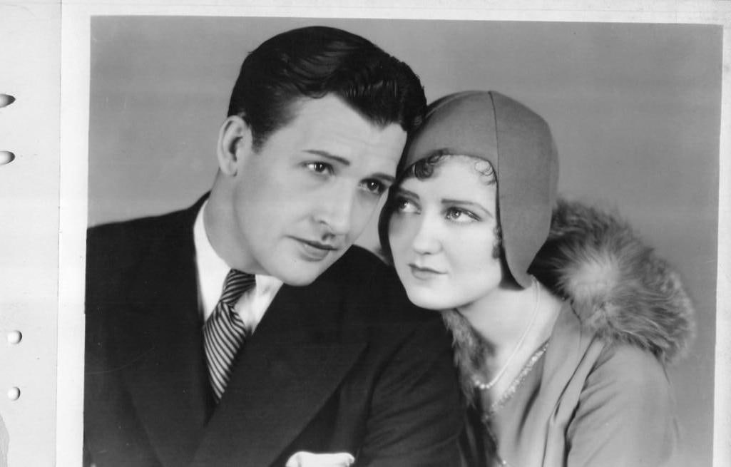 Darkened Rooms - Keybook Stills: Quantity: 20 Year: 1929 Condition: B+ Country: U.S.A Studio: Paramount Size: 8x10 Genre: Crime Stars: Evelyn Brent, Neil Hamilton, Jean Arthur, Doris Hill