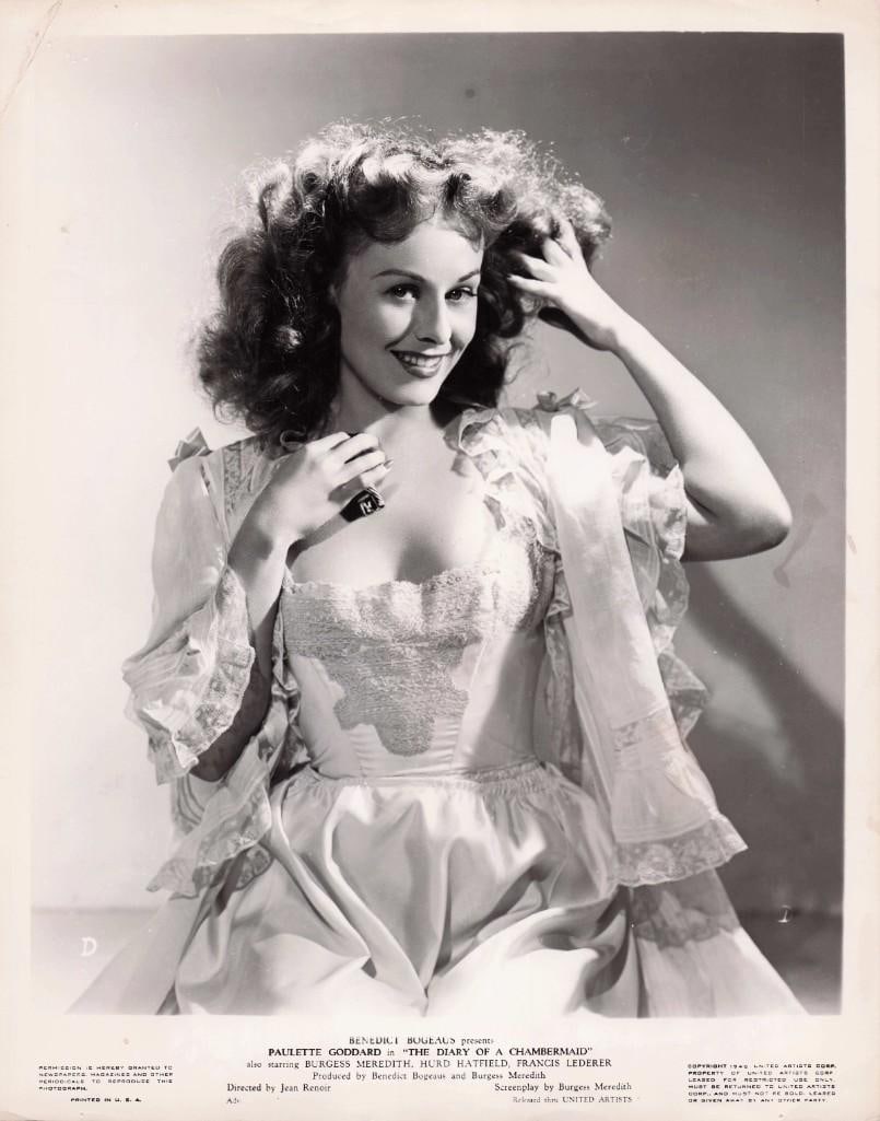 The Diary of a Chambermaid - Portrait and Candid Stills: Quantity: 19 Year: 1944 Condition: B- to B+ Country: U.S.A Studio: United Artists Size: 8x10 Genre: Romance Stars: Paulette Goddard, Burgess Meredith, Hurd Hatfield, Francis Lederer, Judith Anderson