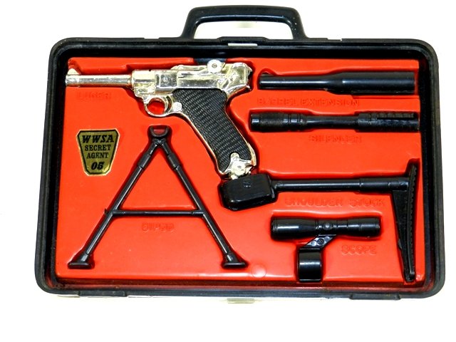 MARX WWSA Secret Luger Toy Set: 6pc set all original with case. Small Crack in front of case.