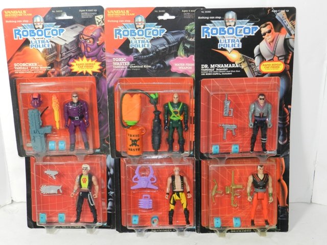 6- KENNER ROBOCOP VANDALS: 6- KENNER ROBOCOP AND ULTRA POLICE VANDALS 1998. CHAINSAW, DR MCNAMARA, SCORCHER, NITRO, HEAD HUNTER, TOXIC WASTE. ALL MINT CARDED