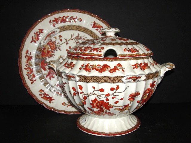 Copeland Spode Indian Tree Tureen & Under plate: Orange/Rust color with lid, ladle and under plate. Lid has opening for ladle. Condition very good. Tureen size to finial103/4'' x 14''. Under plate or round platter 13'' Diam. Both having old mark.