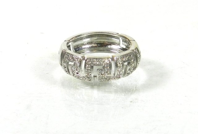 18K Gold Versace Ring w/Box: 18K Greek Key & Diamond ring. Weighs 5.0 grams.