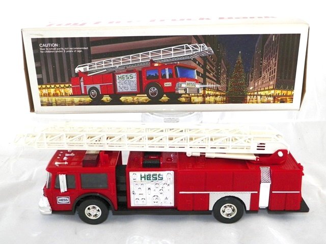 1986 HESS TOY FIRE TRUCK BANK MIB: New Old Stock