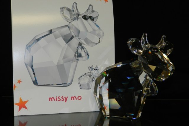 SWAROVSKI - スワロフスキー Missy Mo Cow Swarovski Lovelots Missy Mo Cow Small Clear Pioneers 832180