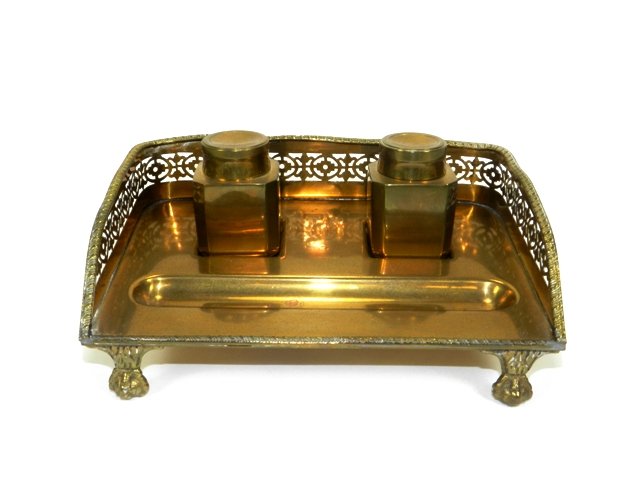Mottahedeh Brass Inkwell: Mottahedeh museum reporductions brass inkwell. H 2 1/2" x w 7 1/2". Overall good condition.