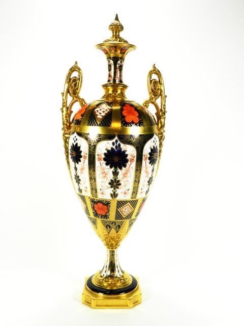 Royal Crown Derby Old Imari Urn (1 of 7)