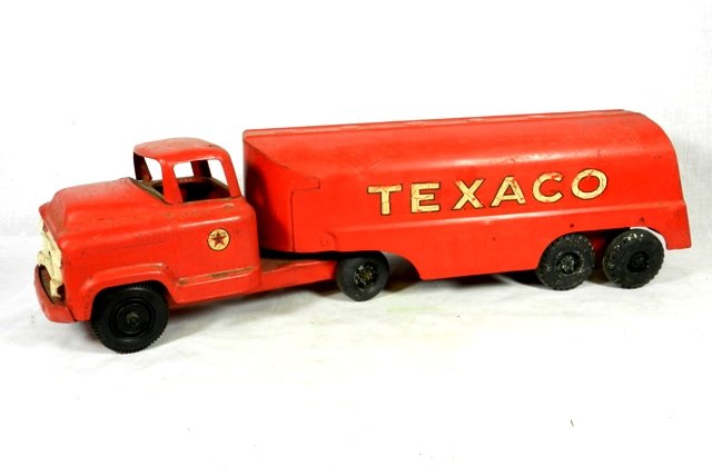 Buddy "L" Model 1959 Texaco Tank Truck (1 of 7)