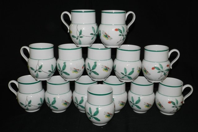 Mottahedeh Famille Verte Mugs (14): Mottahedeh famille verte Patten coffee mugs, 14 total. H 4". No chips or cracks.