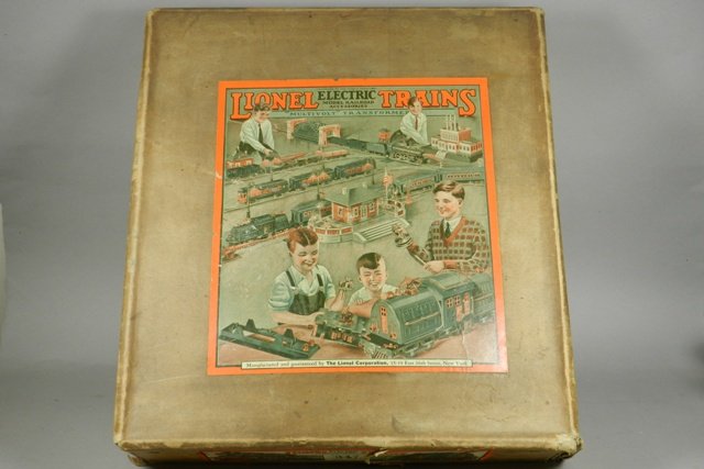 Lionel Pre War Electric Set 347 No. 8 Set: Very nice example of a near mint condition set with all original boxes and paperwork. Lionel electric car no. 8 and two limited edition passenger cars, Pullman & Cushman cars. Original red series edit