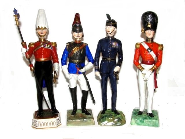 Carl Thieme Dresden Porcelain British Soldier's (1 of 9)