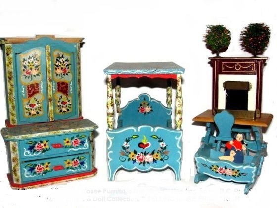 Paint Decorated Doll House Size Furniture (1 of 1)