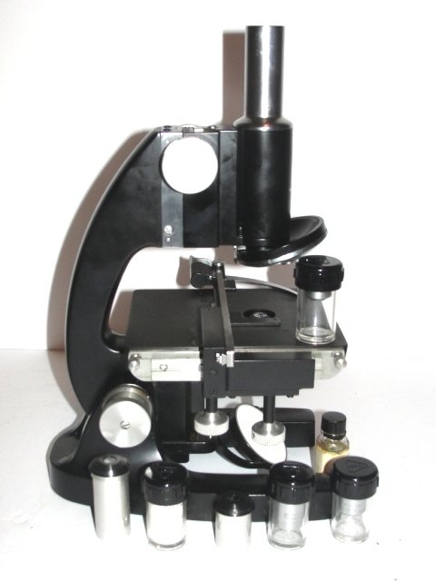 Vintage Bausch & Lomb Optical Microscope (1 of 10)