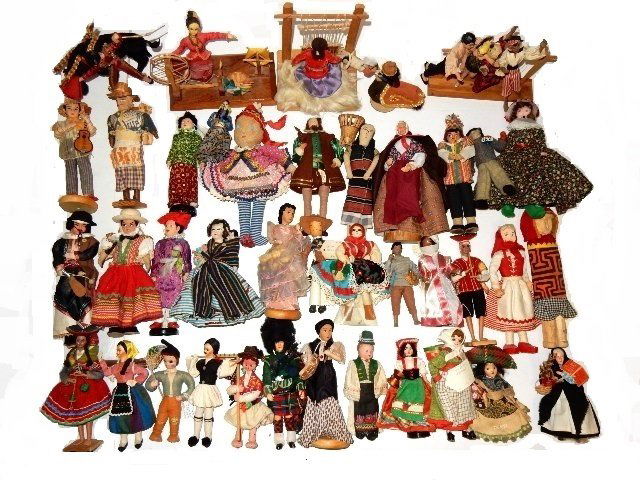 40 Ethnic Dolls Of The World Of Various Countries (1 of 7)