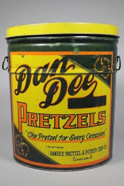 Vintage Dan Dee Pretzels Tin Can (1 of 9)