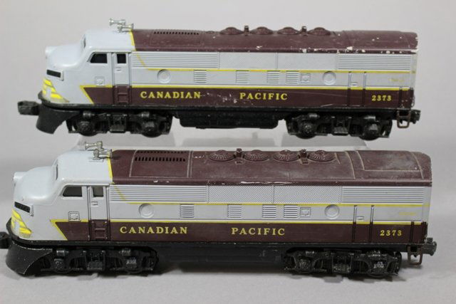 Lionel  No. 2373 Locomtovie Set Two Piece (1 of 7)