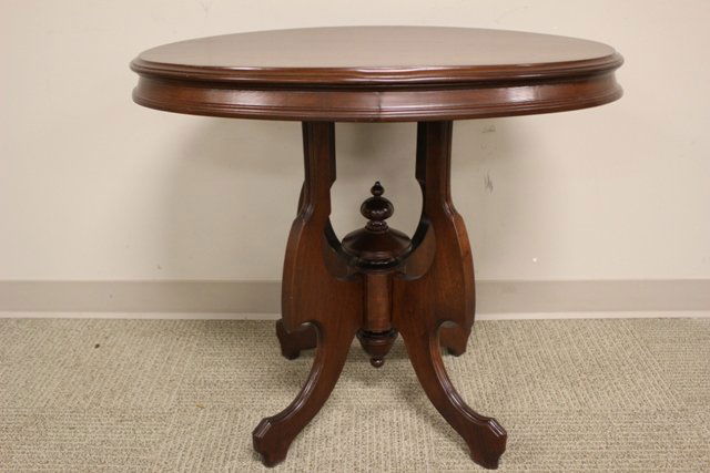 Oval Victorian Lamp Table (1 of 8)