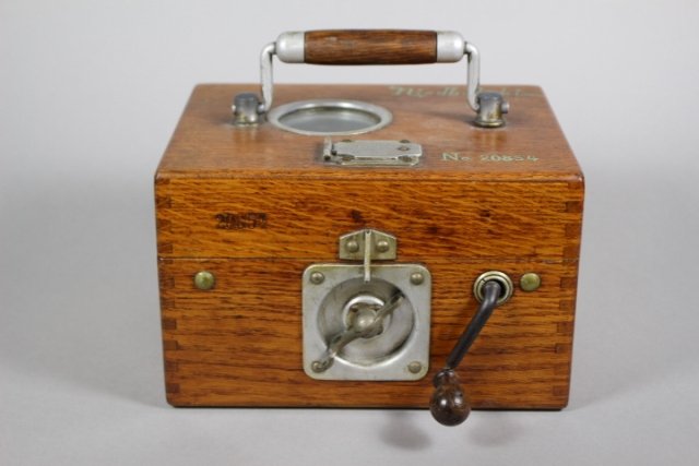 Oak Pigeon Timer Clock Box Plasshaert Freres No. 20854 (1 of 9)