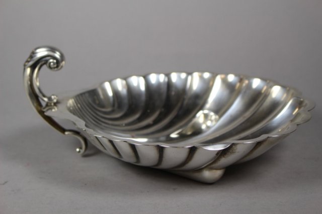 International Sterling Silver Shell Dish Patent #D282A (1 of 8)