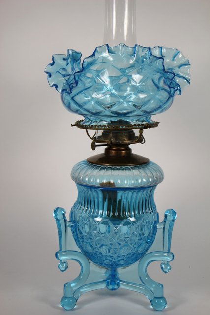 Holmes, Booth & Hayden Parlor Oil Lamp (1 of 7)