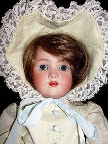 German Heinrich Handwerck Simon & Halbig Doll (1 of 8)
