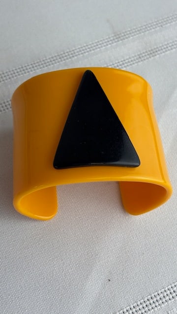 Vintage Butterscotch Yellow Bakelite Bracelet with Black Triangle in Center (1 of 3)