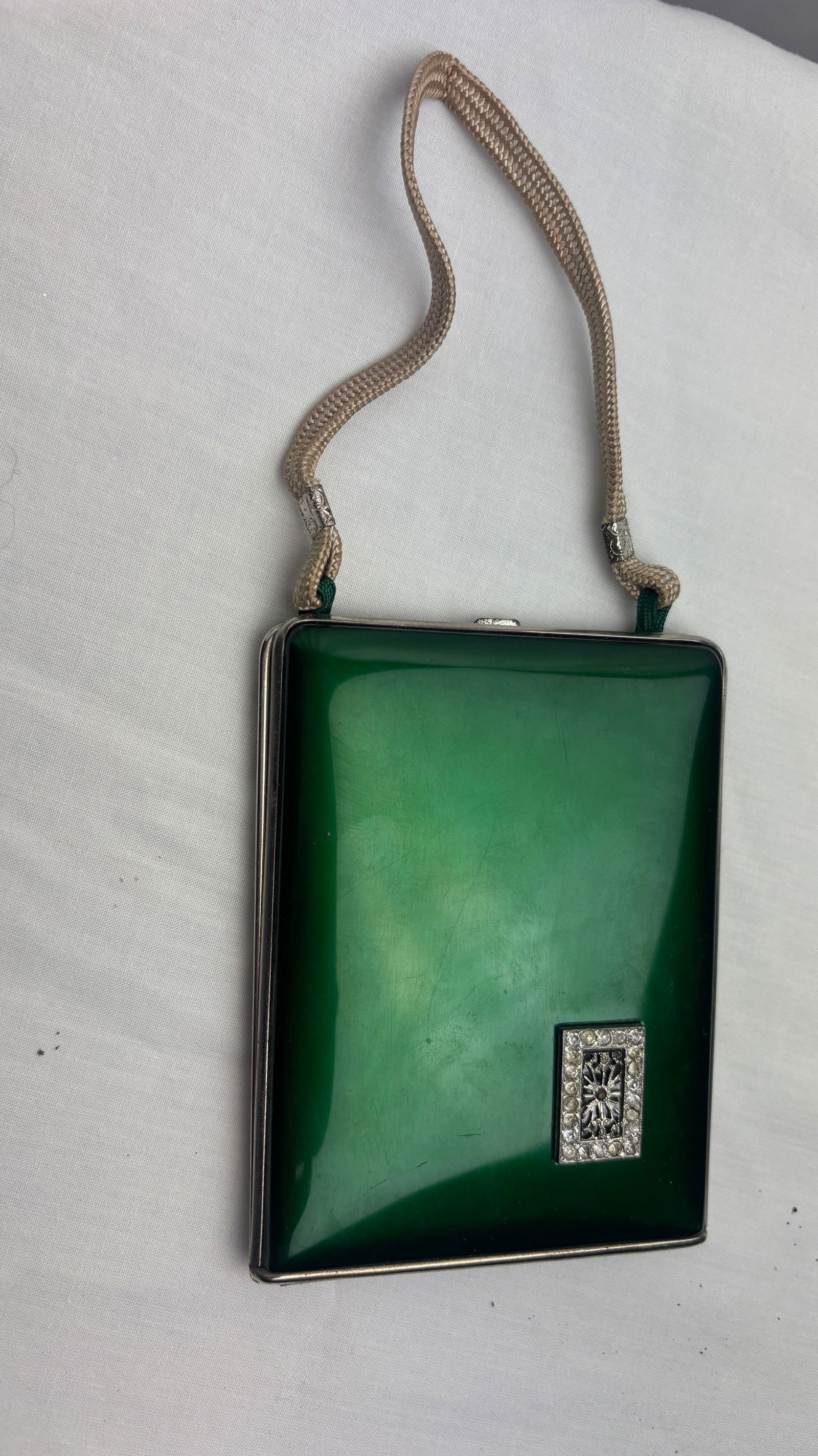 Mondaine Paris New York Face Powder & Rouge Compact with Handle, Emerald Green: Mondaine Paris New York Face Powder & Rouge Compact with Handle, Emerald Green