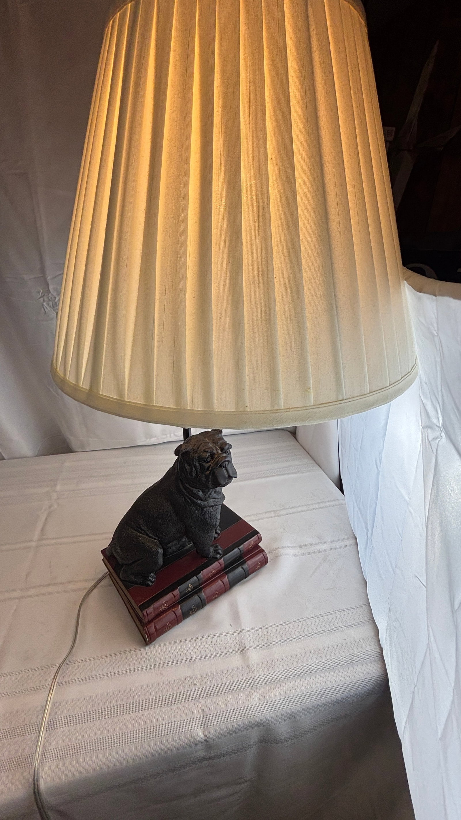 Bulldog Sitting on Books Lamp (1 of 4)