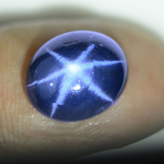 7.30 Cts Beautiful Flashing Natural Star Sapphire: Magnificent 7.30 carat star sapphire with brilliant 6-ray asterism and lively flash. Substantial size and strong silk inclusions create this captivating phenomenon.