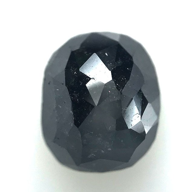 2.37 Cts Impressive Cut Black Diamond: Eye-catching 2.37 carat precisely cut black diamond with exceptional fire statement maker.