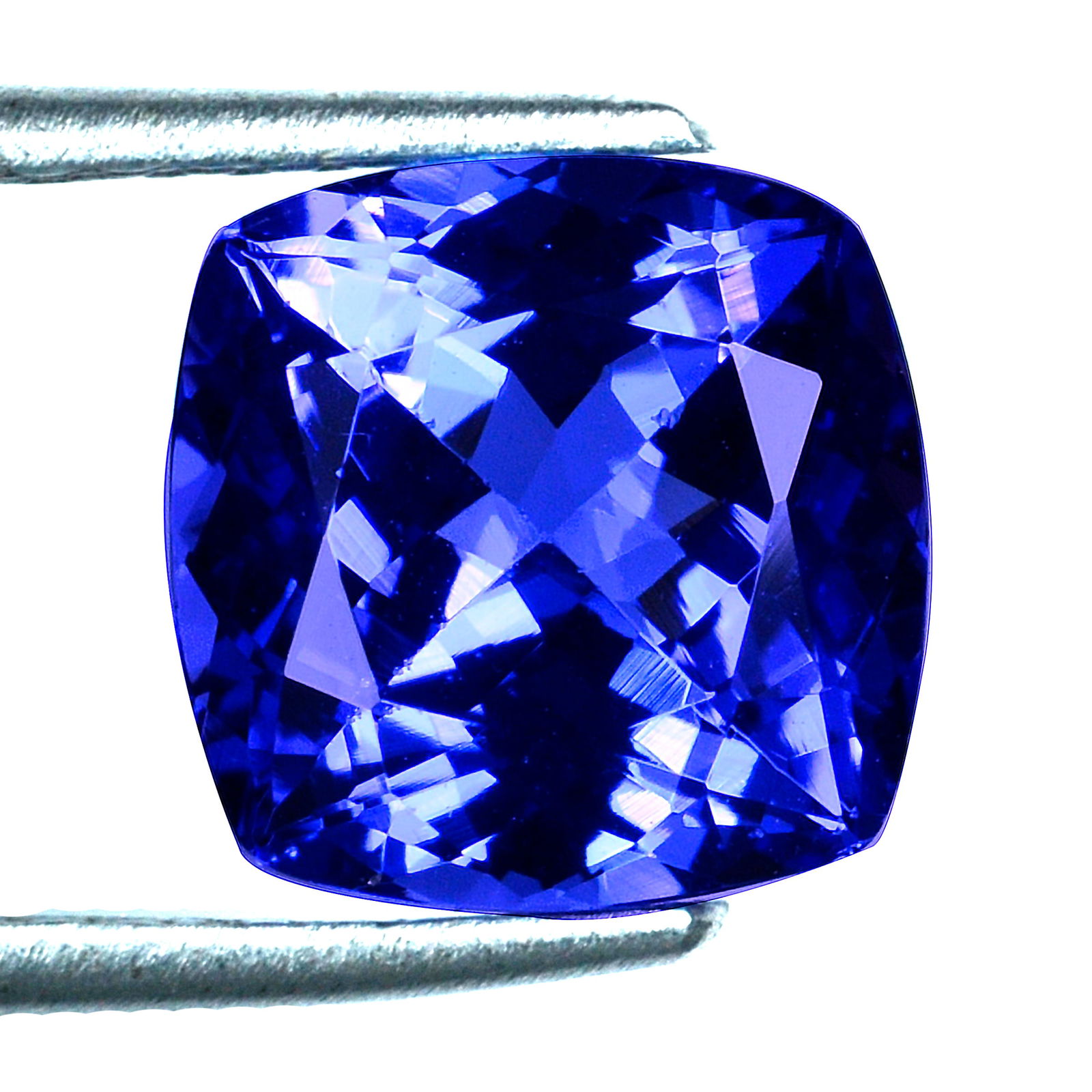 5.26 Cts IGI Certified Tanzanite: Vivid 5.26ct IGI-certified tanzanite with trichroic violet-blue pleochroism and excellent clarity.
