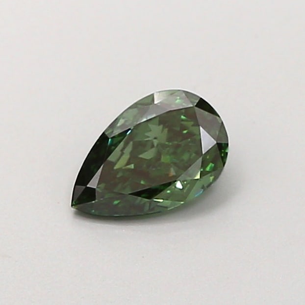 0.41 Lab Grown Diamond FANCY VIVID GREEN PEAR Shape: A refined a 0.41 ct lab-grown diamond in Fancy Vivid Green, cut with a classic pear outline with a tapered tip. Well-suited to a statement ring, this stone delivers high-saturation color that stands o