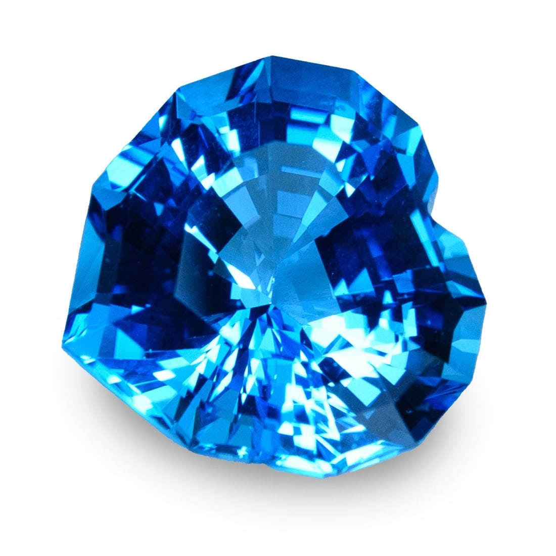 17.02 Cts IGI Certified Blue Topaz: 17.02 Cts IGI Certified Blue Topaz. Natural 17.02 Ct Blue Topaz loose gemstone, IGI-certified. Brilliant icy-blue Topaz with exceptional clarity and sparkling brilliance. Perfect for rings, cocktail p