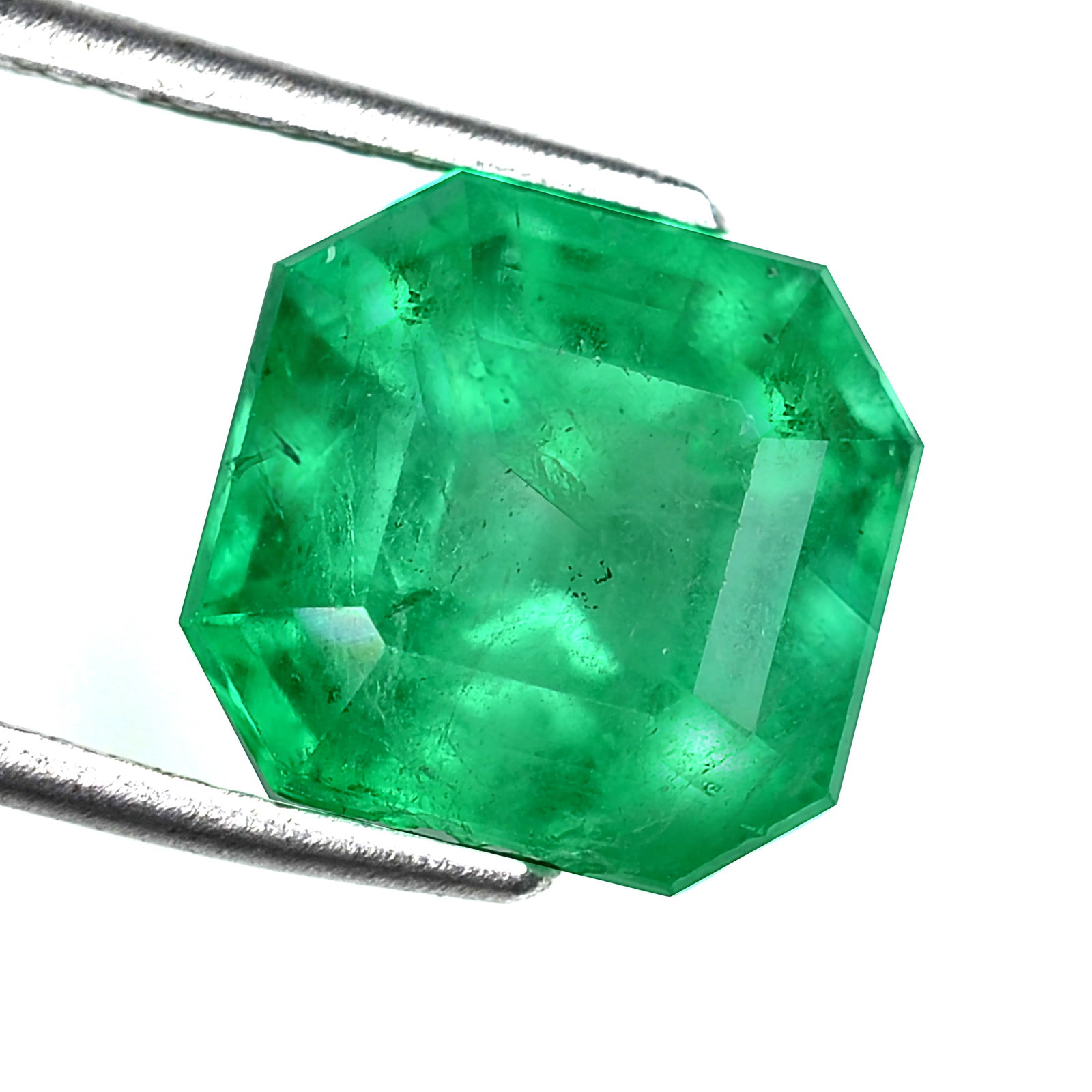 Green Emerald - 6.64 ct - (GRS) - Minor (1 of 6)