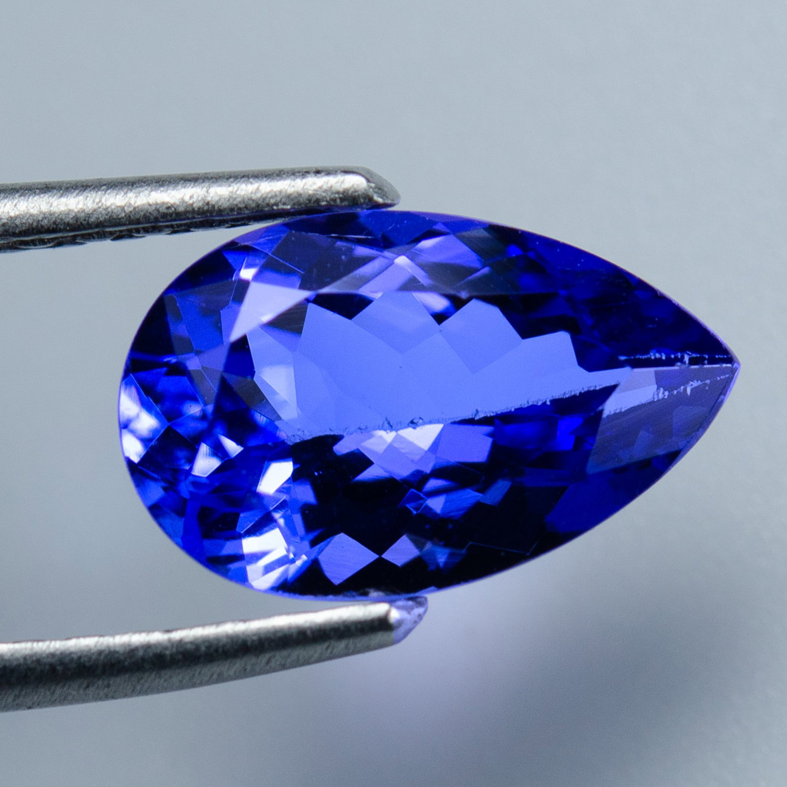 Blue Tanzanite - 2.58 ct - International Gemological Institute (IGI) (1 of 6)