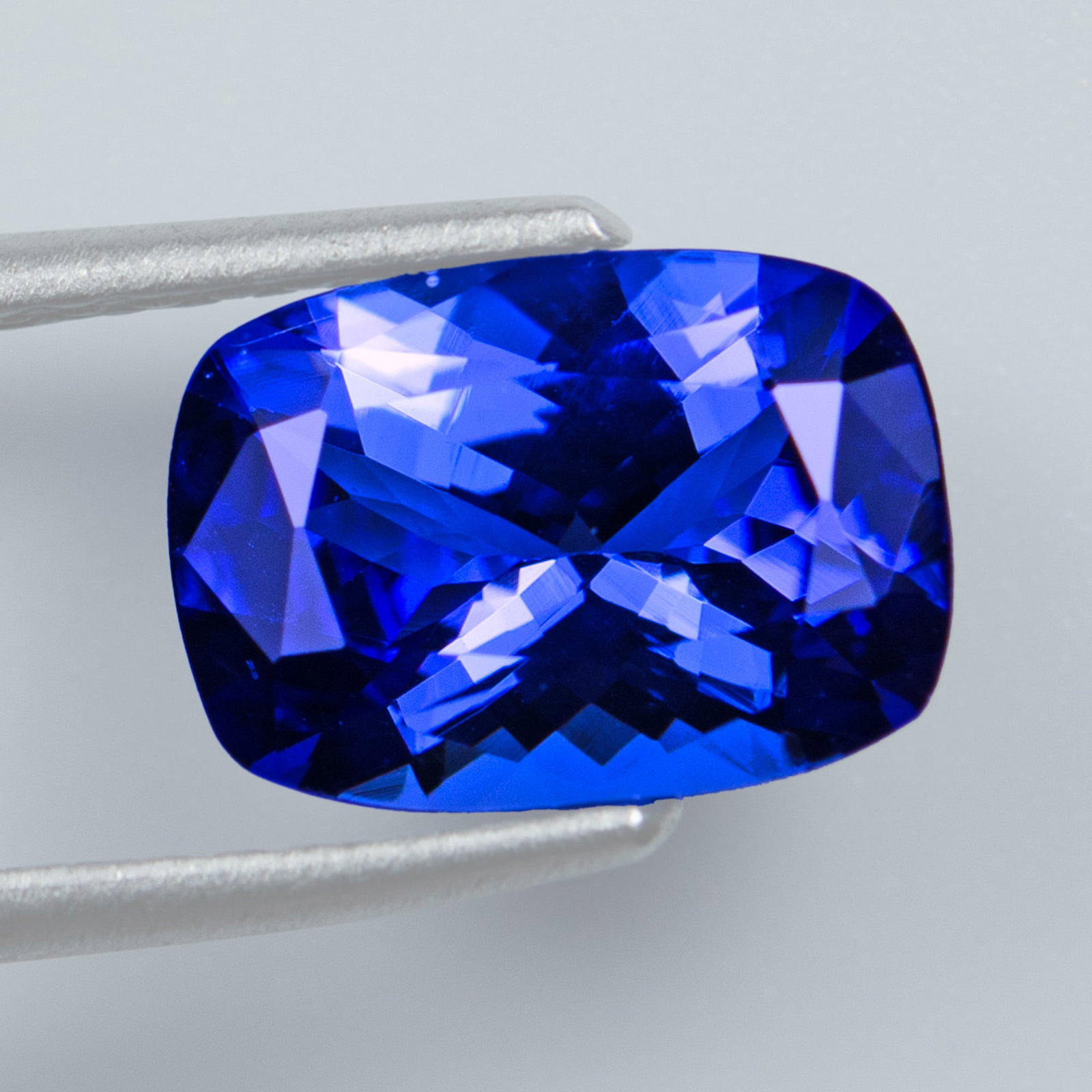 Blue Tanzanite - 3.23 ct - International Gemological Institute (IGI) (1 of 6)