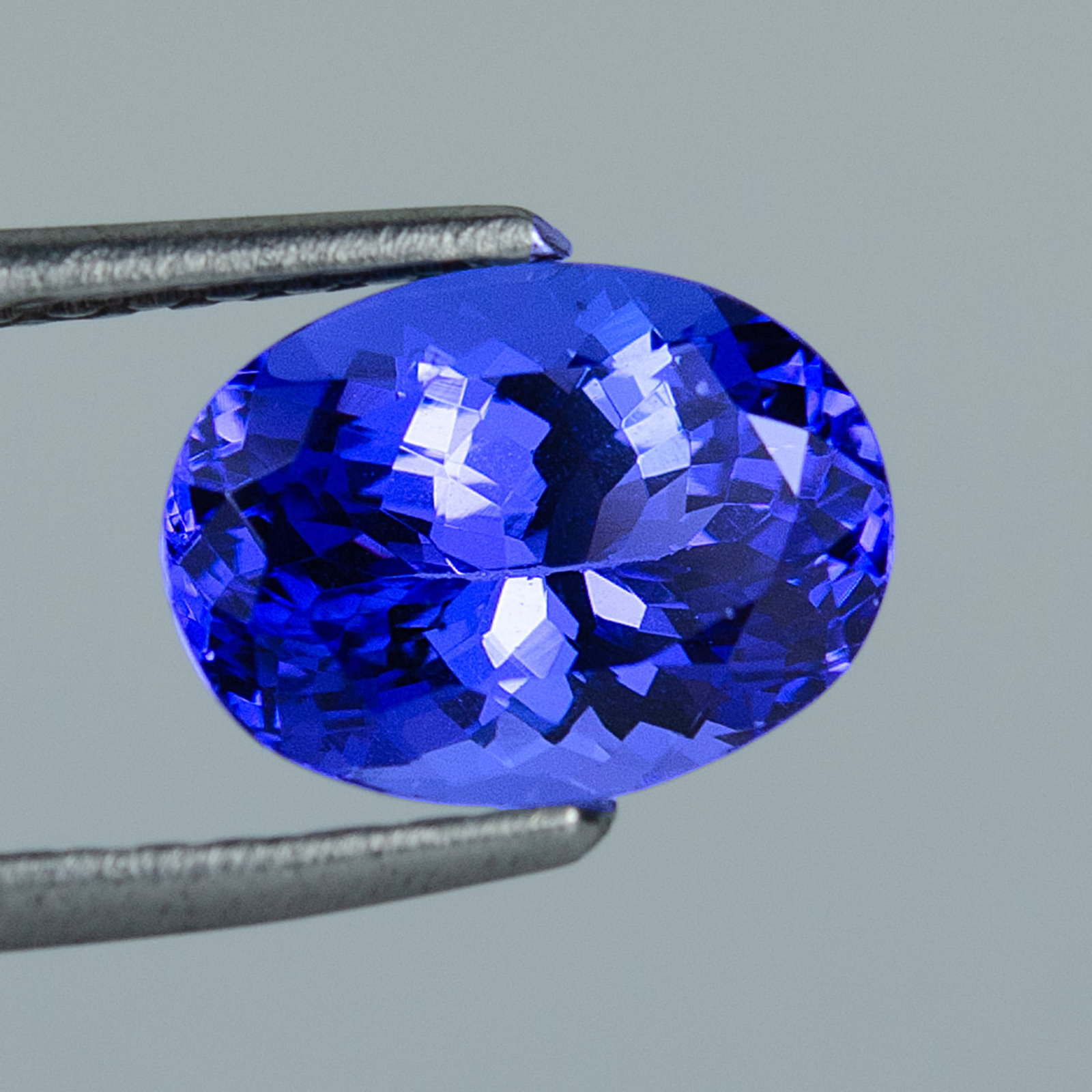 Blue Tanzanite - 2.69 ct - International Gemological Institute (IGI) (1 of 6)