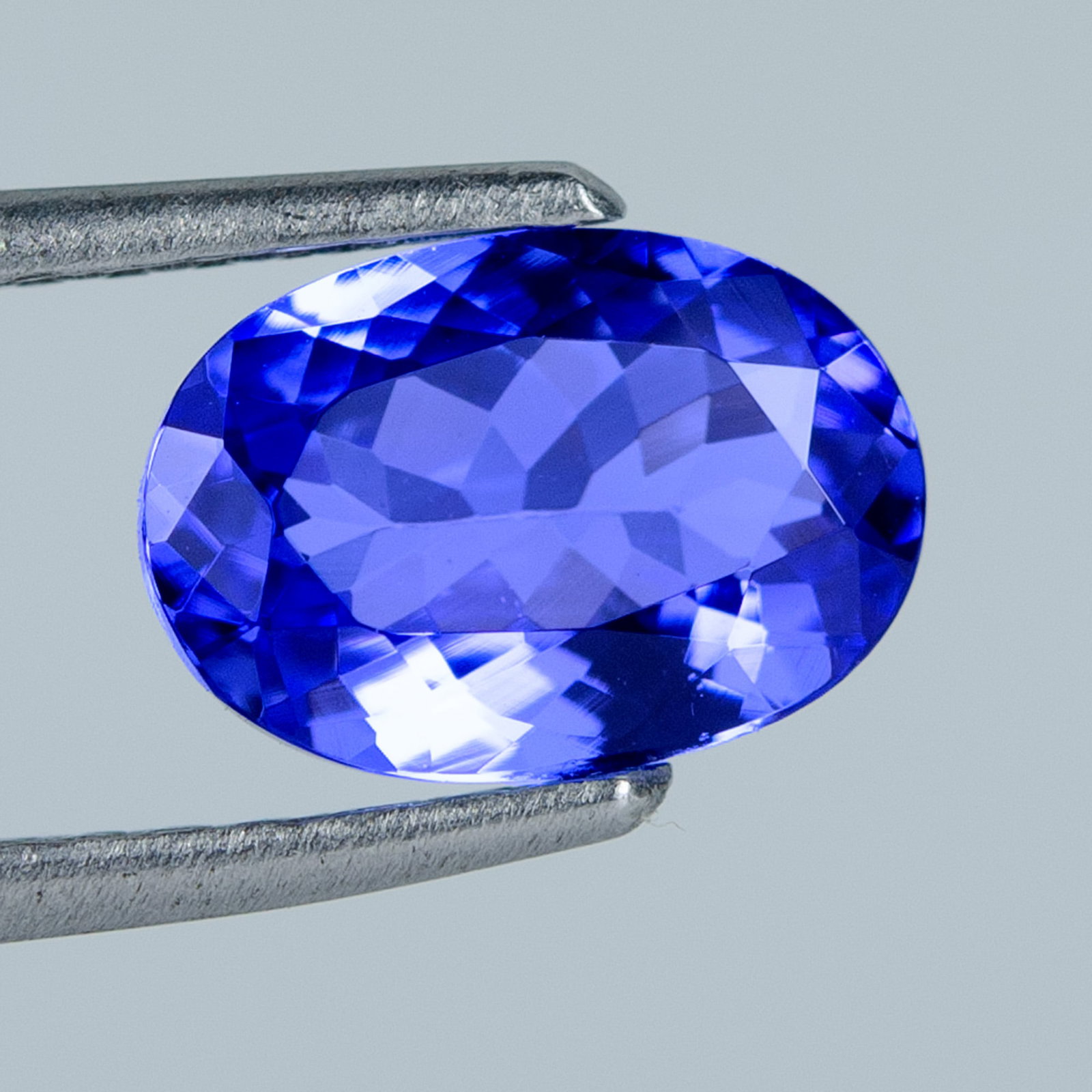 Blue Tanzanite - 2.08 ct - International Gemological Institute (IGI) (1 of 6)