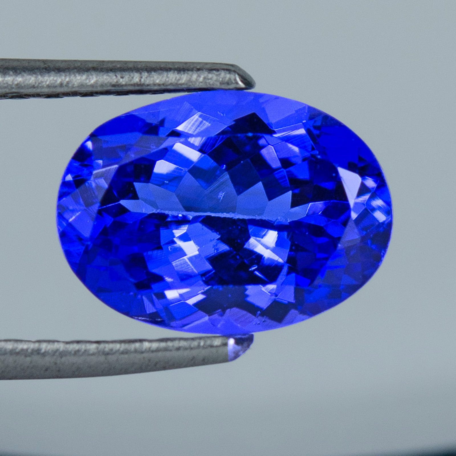 Blue Tanzanite - 2.48 ct - International Gemological Institute (IGI) (1 of 6)