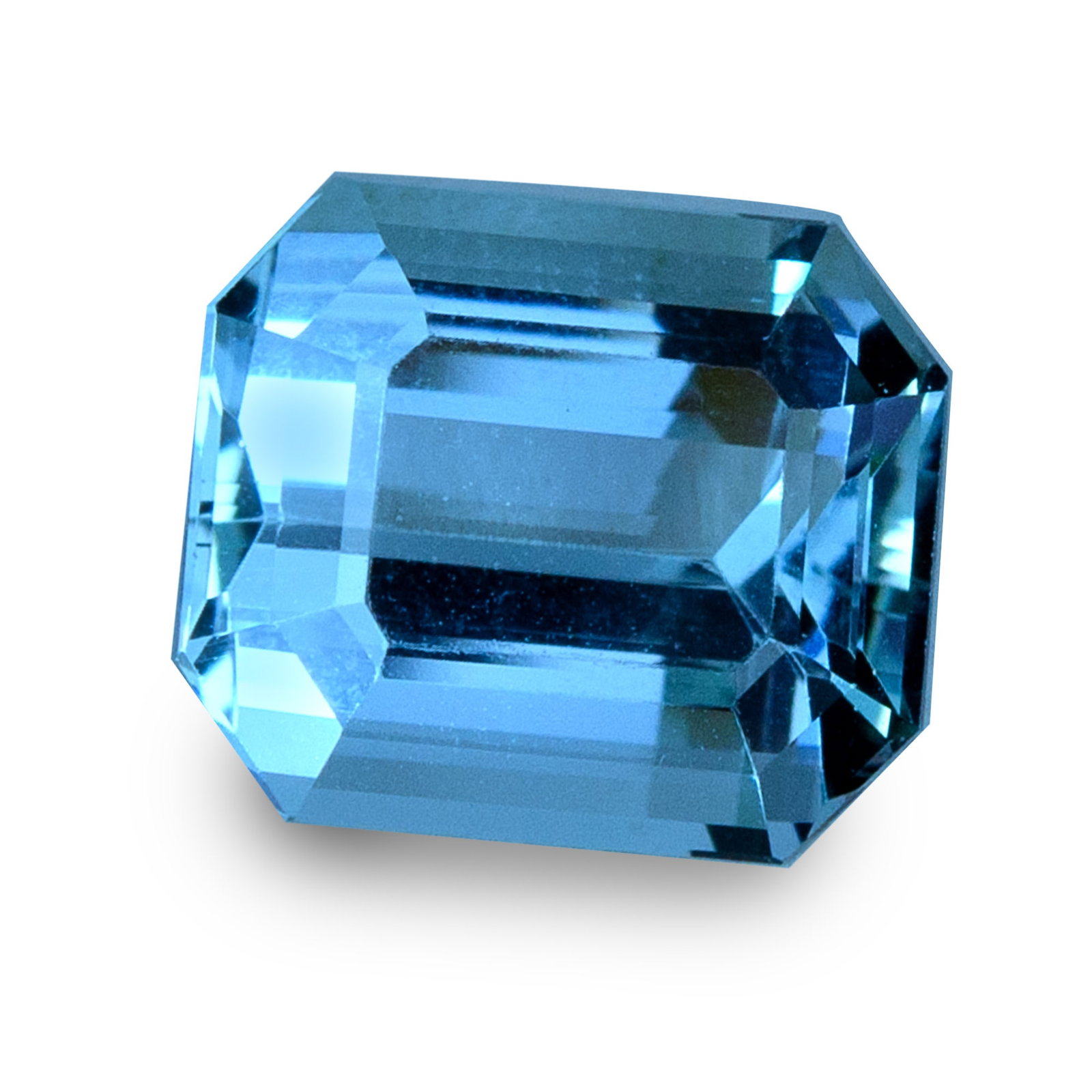 Aquamarine - 8.51 ct - International Gemological Institute (IGI): Aquamarine - 8.51 ct - International Gemological Institute (IGI). Natural 8.51 ct Aquamarine loose gemstone, IGI-certified. Serene sea-blue Aquamarine with excellent transparency and sparkling clarity