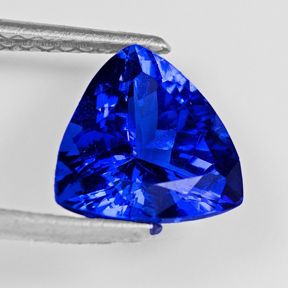 Blue Tanzanite - 4.25 ct - International Gemological Institute (IGI) (1 of 6)