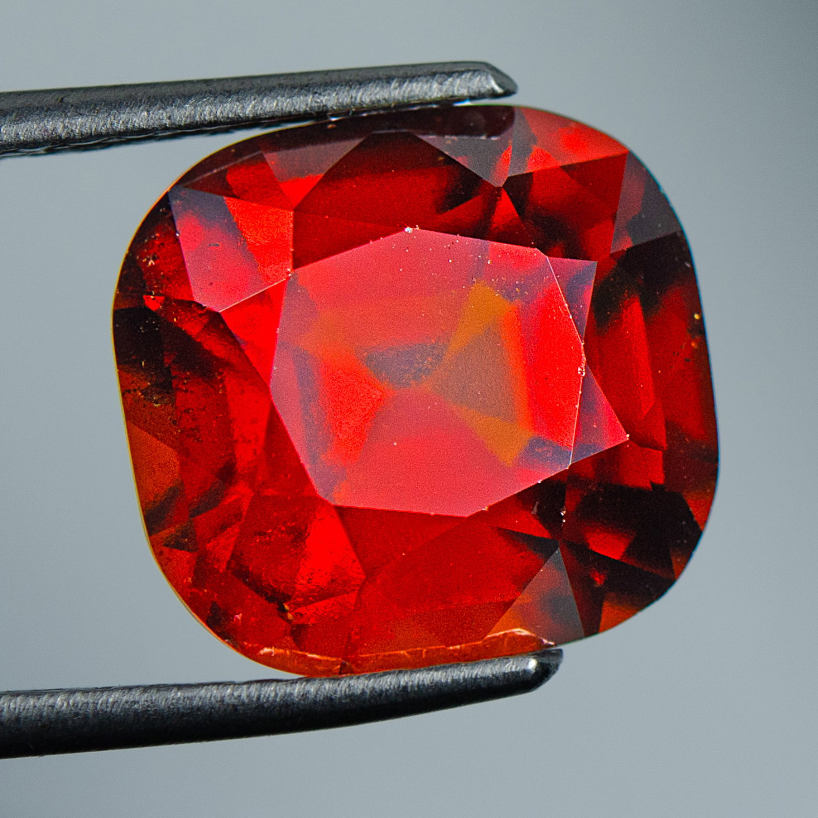 Hessonite, Garnet - 8.93 ct - International Gemological Institute (IGI) (1 of 6)