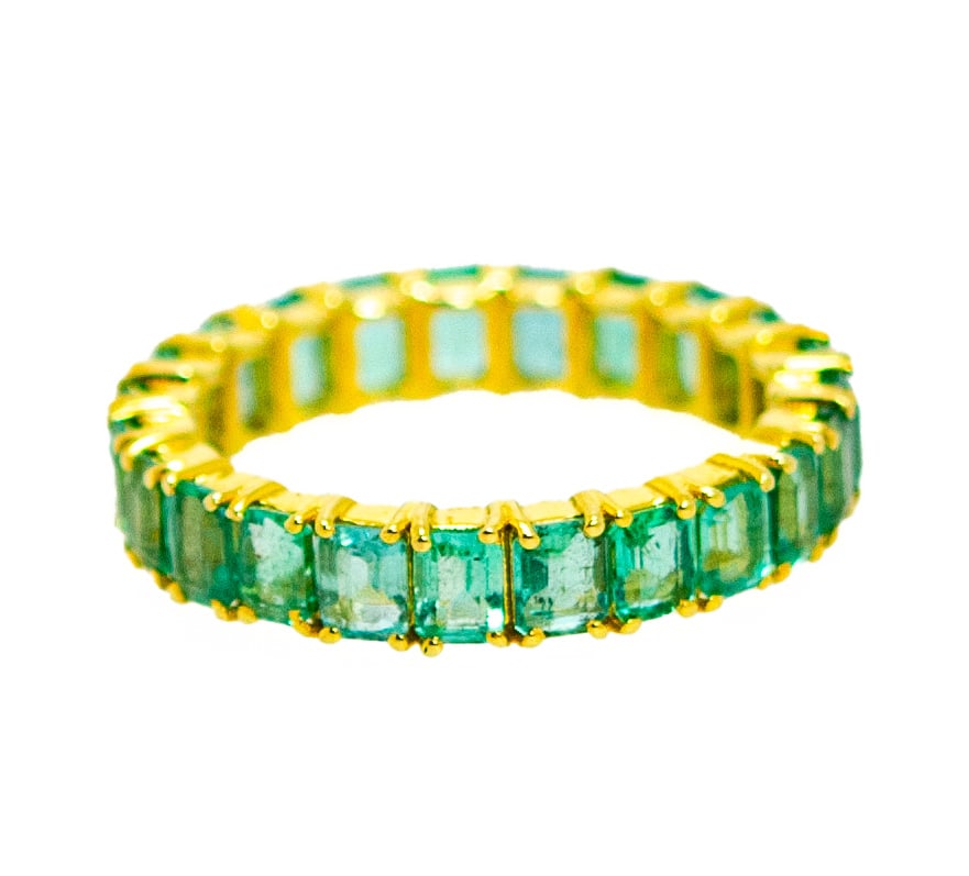 18K Gold-Plated 925 Silver Emerald Ring – Size 58: 18K Gold-Plated 925 Silver Emerald Ring – Size 58An emerald center stone set around the ring an 18K gold-plated 925 silver band in size 58,combining rich green color with a warm golden finish