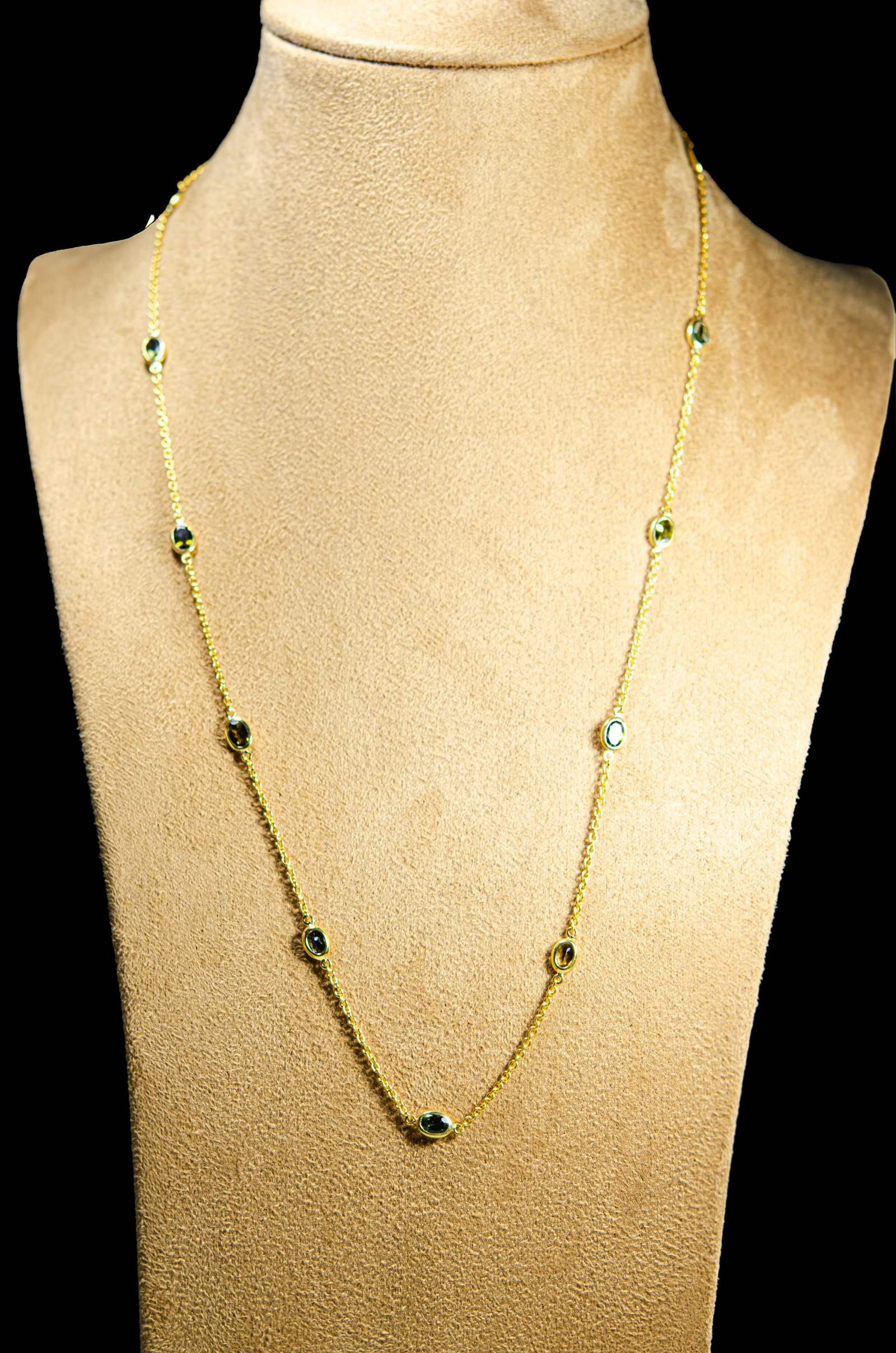 18K Gold-Plated 925 Silver Chain with red Tourmaline: Elegant 18K gold-plated 925 sterling silver chain featuring vibrant red tourmaline gemstones set along its supple links, blending the warm glow of gold plating with the fiery raspberry hues of this ra