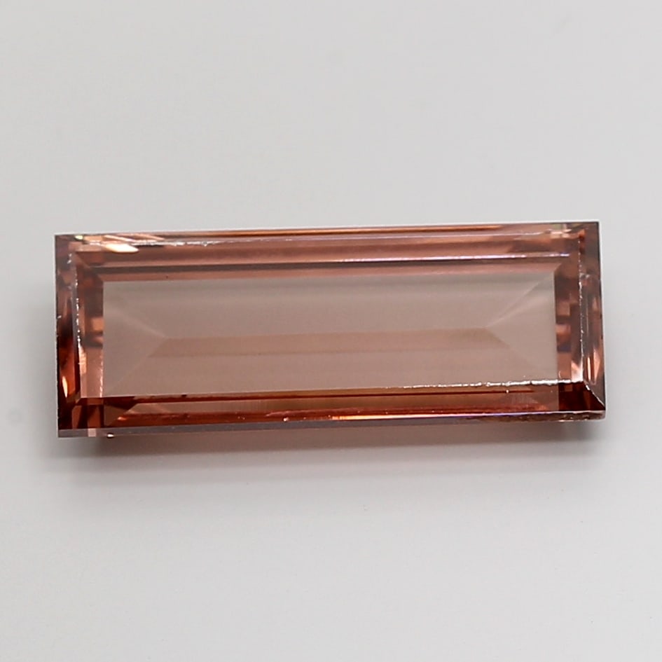 Fancy Lab Grown Diamond BAGUETTE Shape 7.78 cts VS1 Grade FANCY VIVID BROWN Color: Fancy Lab Grown Diamond BAGUETTE Shape 7.78 cts VS1 Grade FANCY VIVID BROWN Color. Natural fancy colour lab-grown diamond, certified. Ideal for bespoke fine jewelry, engagement rings, and collectors o