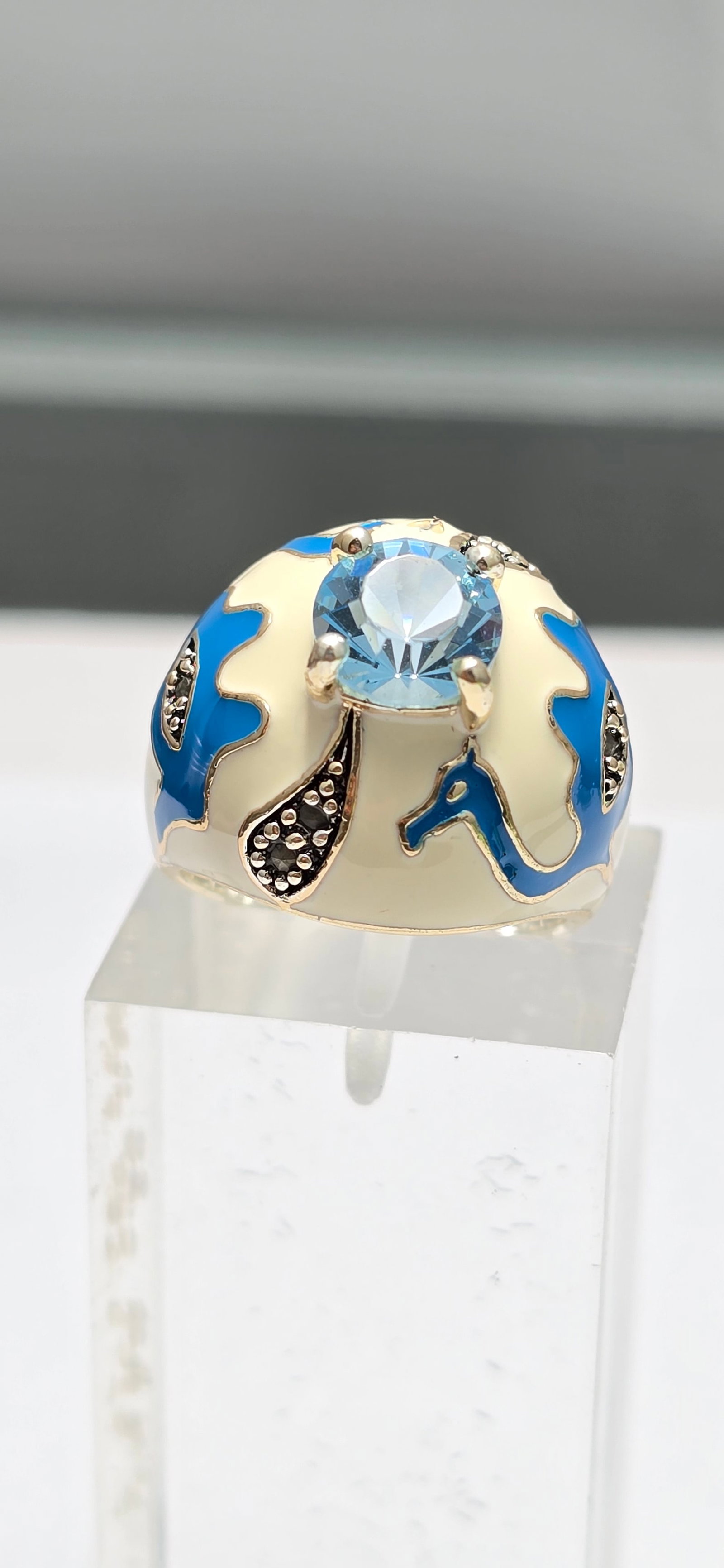 Fancy Design Camel Ring with Aquamraine Made with copper and Brass: Fancy Design Camel Ring with Aquamraine Made with copper and Brass . Natural certified gemstone. Ideal for fine jewelry settings and gemstone collectors. Buy certified natural fancy design camel ring 