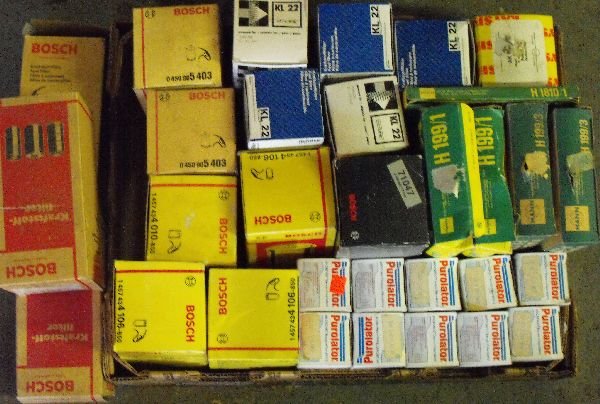 LARGE LOT OF FUEL FILTERS: LARGE LOT OF FUEL FILTERS Bosch; 4 4106, 4 5403, 71047, + 3 more. 5 Mahle KL22, 10 Purolator 00610, 2 Mann H199/1, 2 Mann H199/3 Condition: Apper to be new in box. Est. $100 - 150