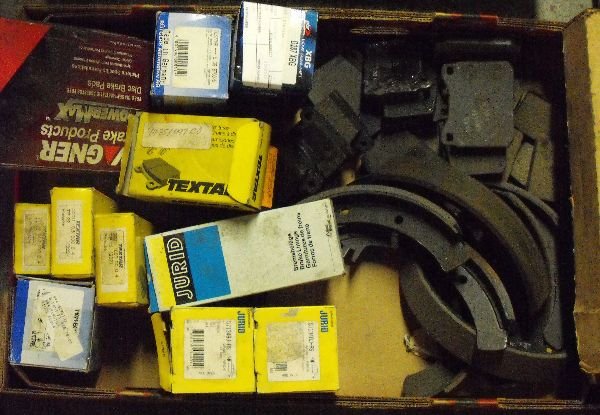 LOT EUROPEAN BRAKE PARTS & PADS: LOT EUROPEAN BRAKE PARTS & PADS Lot to include Wagner MX579, Texter TP22 (4), Pagid FT928 / T0377NA, Jurid D209J, 571348J-AS (2), PBR D287XBG and others. Condition: Appears to be new in box. Est. $40 
