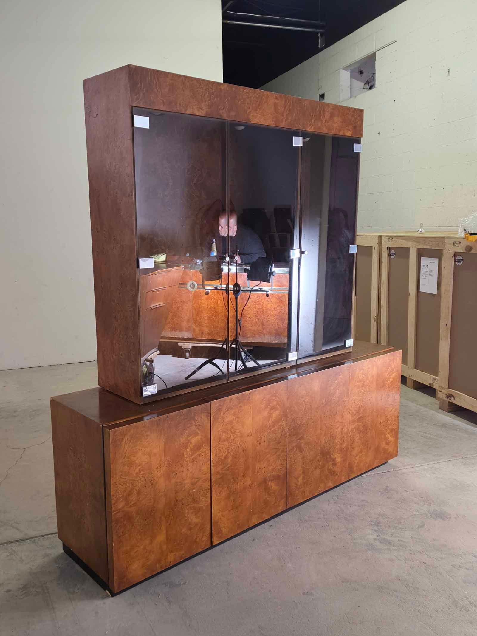 Vintage Burlwood Credenza with Matching Hutch Designed by Milo Baughman: Vintage burlwood credenza with matching hutch designed by Milo Baughman, showcasing the sleek lines and sophisticated style that made Baughman one of the most influential modern furniture designers