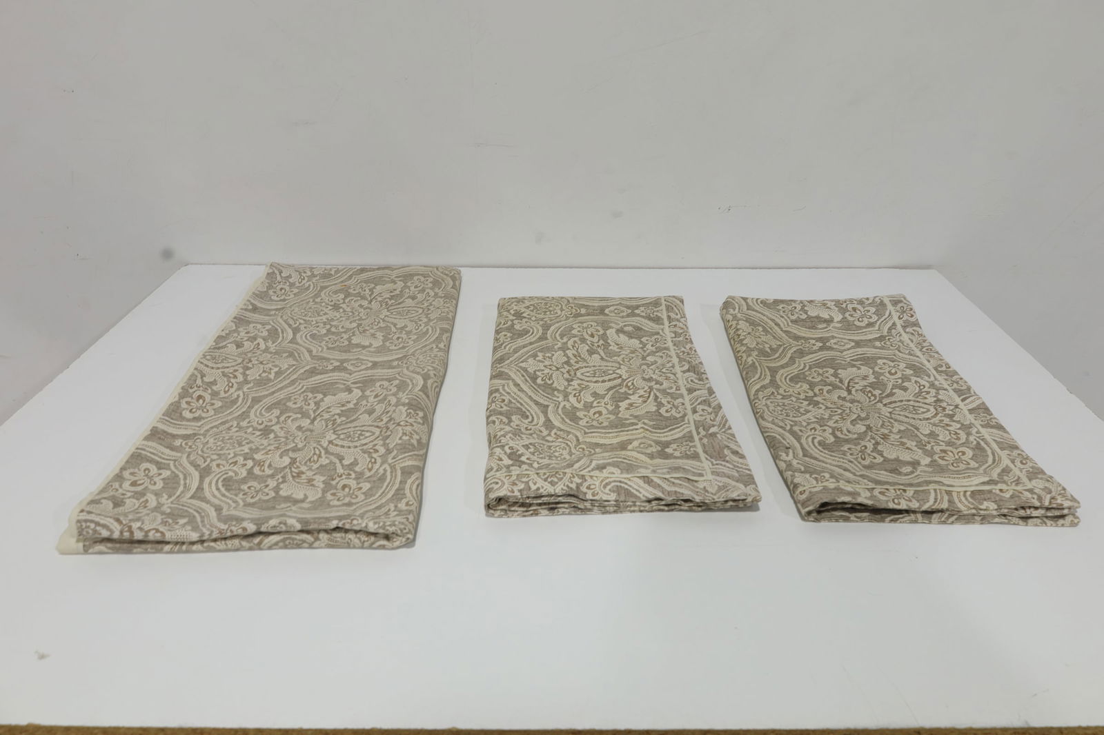 Peacock Alley Pillow Shams with Bed Scarf: King size, gently used