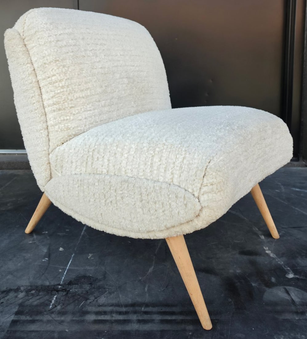 Slipper Chair in Kelly Wearstler Boucle': Great looking vintage slipper chair newly upholstered in a Kelly Wearstler boucle'. Blond legs.